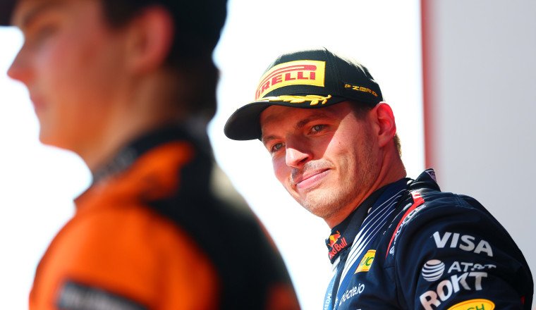 Verstappen talks through bold Piastri pass in Imola