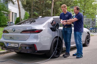 BMW fits solid-state battery to i7 as it ramps up new tech testing