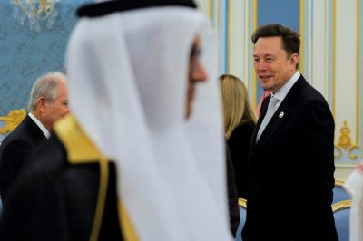 Elon Musk says he is still committed to being Tesla CEO in 5 years 'unless I die'