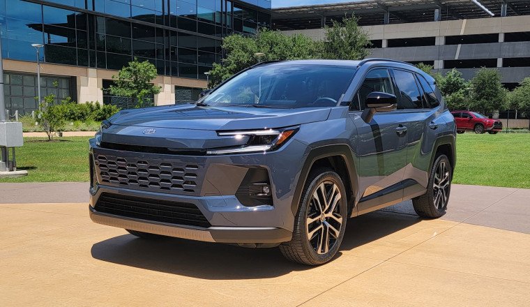 2026 Toyota RAV4 Revealed With a Full Hybrid Lineup and Up to 320 HP