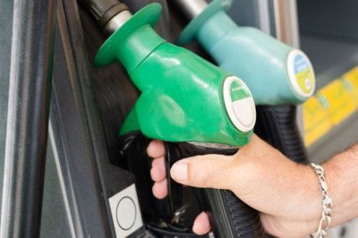 Motorists can save petrol and lower fuel consumption by 175% this Bank Holiday weekend