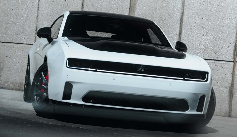 You'll Have To Wait Longer for the Dodge Charger Sixpack