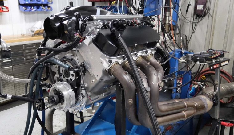 Listen to This 10-Liter V-8 Rev to the Moon on a Dyno