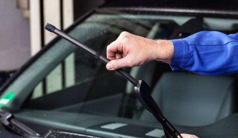 Drivers are only just spotting black button in cars - it makes huge difference