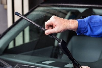 Drivers are only just spotting black button in cars -  it makes huge difference