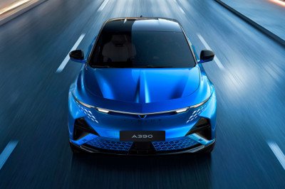 Alpine A390 revealed: electric SUV targets the Porsche Macan