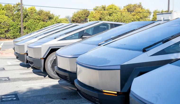 Tesla customers stunned after discovering worrying detail about Elon Musk's electric vehicles