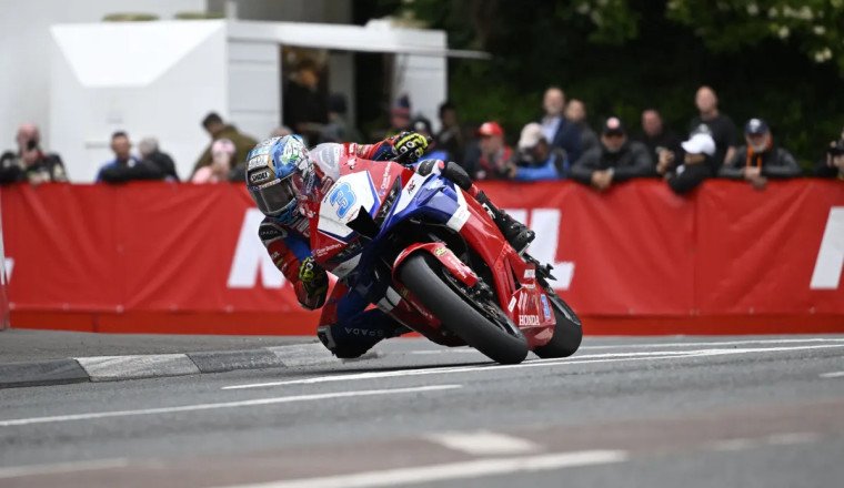 Isle of Man TT's early pacesetter's sending an ominous message
