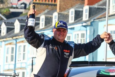 Rally community raises over £100,000 for Dai Roberts’ family