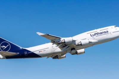 Ever Wondered Why The Boeing 747 Has That Hump Over The Cockpit?