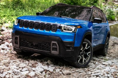 New Jeep Cherokee to bring hybrid power, chunky vibes, keen pricing