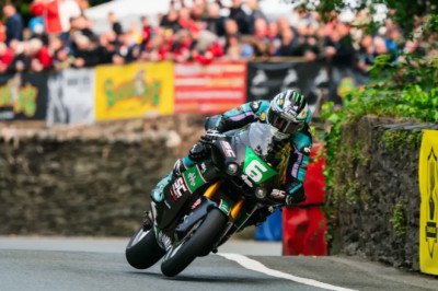 Dunlop breaks TT podium record with win 31