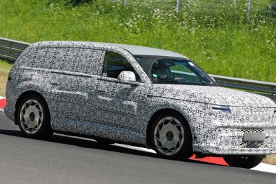 Genesis GV90 inbound as luxury six-seater with EV power
