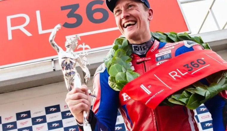 Harrison ends his and Honda's Isle of Man TT win drought