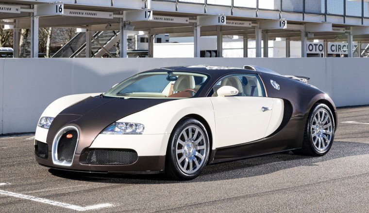 Low-Mileage 1-Owner Bugatti Veyron Heads to Auction