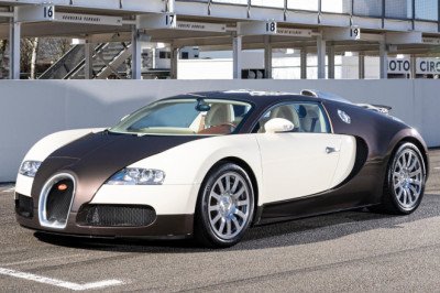 Low-Mileage 1-Owner Bugatti Veyron Heads to Auction