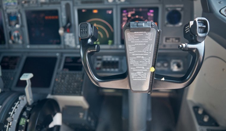 Why Boeing Still Uses Yokes Instead Of Side Sticks