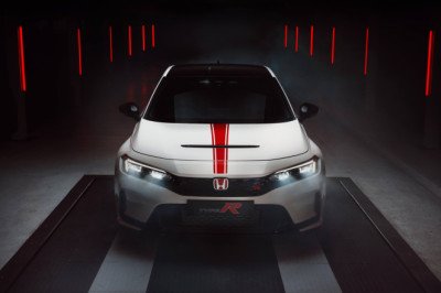 This is your last chance to buy a Honda Civic Type R