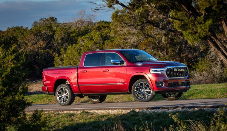 Here's Why Truck Beds Almost Never Connect To The Cab