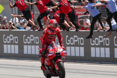 Marquez completes total Aragon MotoGP domination