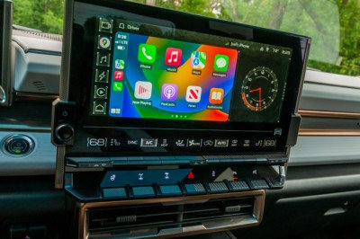 GMC Hummer EV Quietly Loses Apple CarPlay For 2026