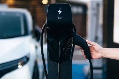 Electric car battery industry to boost jobs in Europe to 300,000 by 2030