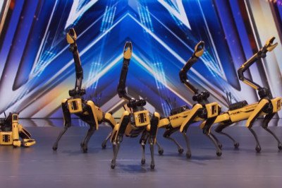 An Ominous Gang Of Evil Dancing Robot Dogs Is Your God Now, America