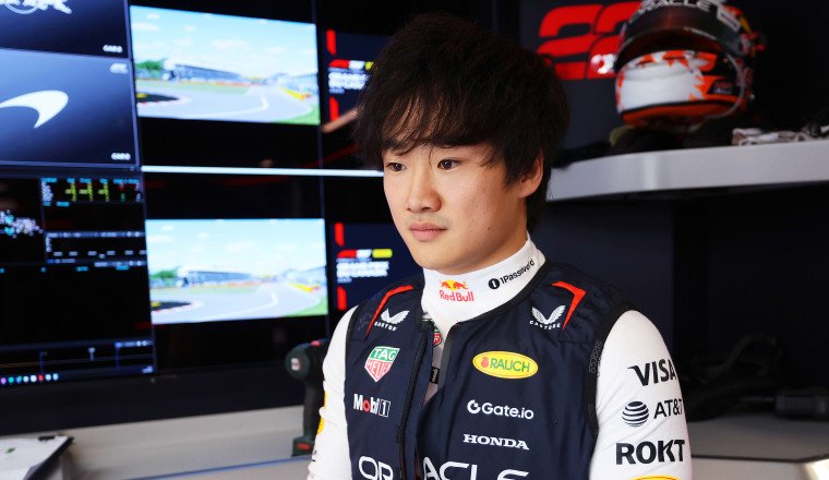 Tsunoda admits feeling ‘a lot of pressure’