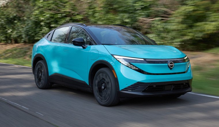 The New Nissan Leaf Looks Gigantic But It Actually Shrunk