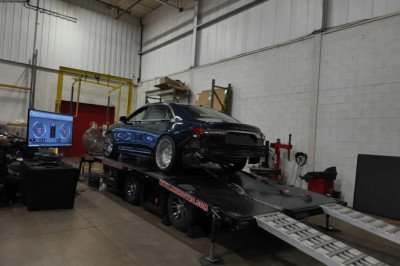 V-10-Powered Lincoln Continental Sounds Like a Supercar on Its First Dyno Run