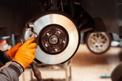 Ceramic Vs. Organic Brake Pads: What's The Difference And Which Usually Wear Out Rotors Faster?