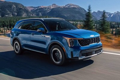 This hybrid SUV offers over 630 miles of driving range — here's why it's perfect for road trips