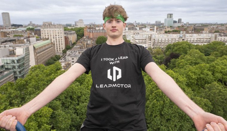 A car brand is aiming to drive traffic to its showroom – by offering bungee jumps