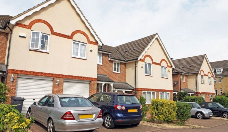 Drivers urged to move cars from driveways this Sunday