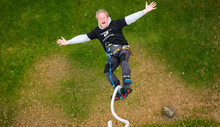 Electric car brand offering free bungee jumps to anyone who visits its showrooms