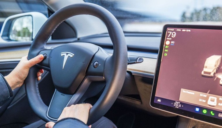 More people than ever in UK buying electric cars and heat pumps but 'it's not enough'