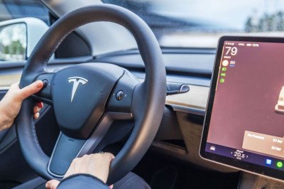 More people than ever in UK buying electric cars and heat pumps but 'it's not enough'