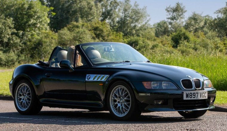 'Classic' sportscar has a 'timeless' design and can be yours for just £1,500
