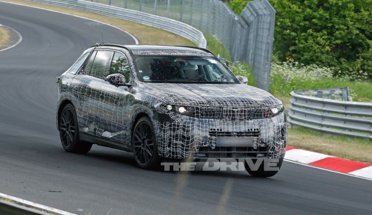 Next-Gen BMW X5 Spied Hammering the Nürburgring With Full-Width Kidney Grille