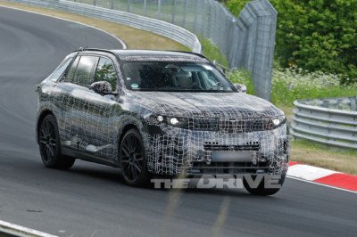 Next-Gen BMW X5 Spied Hammering the Nürburgring With Full-Width Kidney Grille