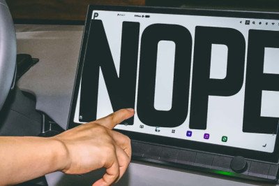 Hyundai Might Ditch Buttons for a Massive Tesla-Style Screen. That's a Mistake