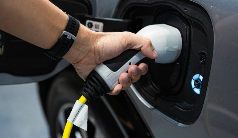 Motoring expert says this used car is 'one of the best' electric vehicles around
