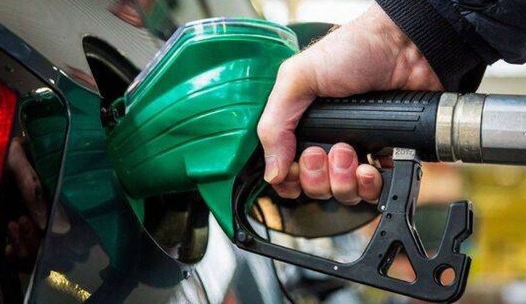 Expert claims drivers could save money on petrol by filling up car at these two times