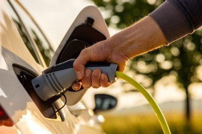 Brit EV owners urged to charge their cars in specific place this weekend