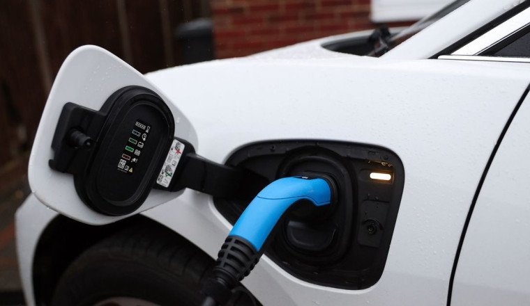 New EV chargers for anyone without a driveway as major trial hits parts of UK
